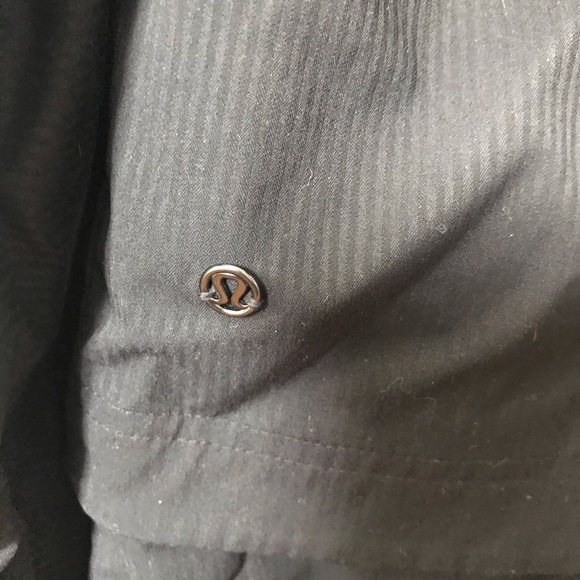 Lulu Lemon jacket size medium - Picture 3 of 4